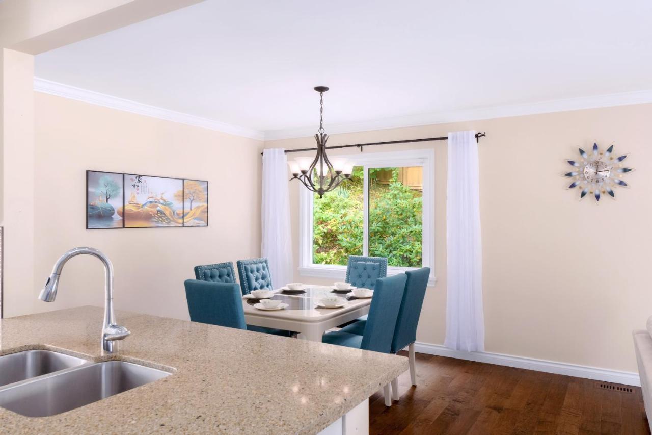 Lovely 3 Bedroom Port Moody Spacious Home 6 People Free Parking Zewnętrze zdjęcie